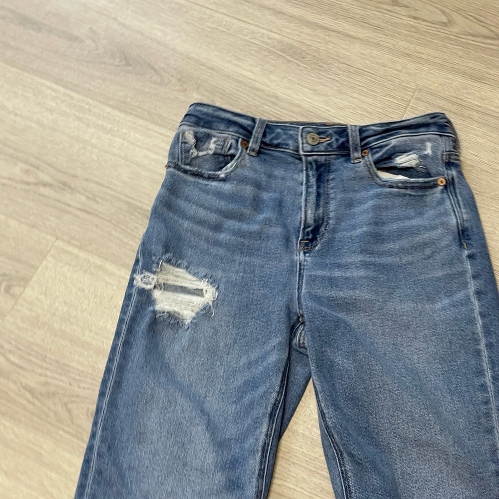 American Eagle Distressed Women's Jeans Size 2 Short - Picture 2 of 15